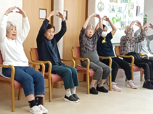 トレーナー訪問体操レッスン日