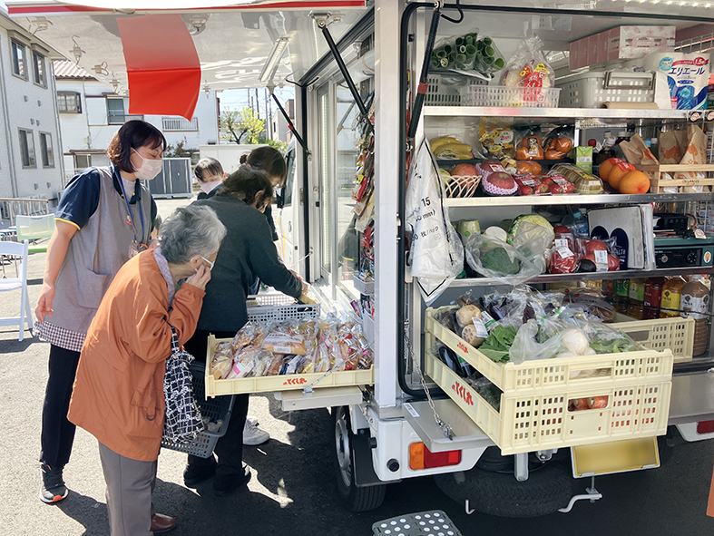 移動スーパーとくし丸さん訪問販売